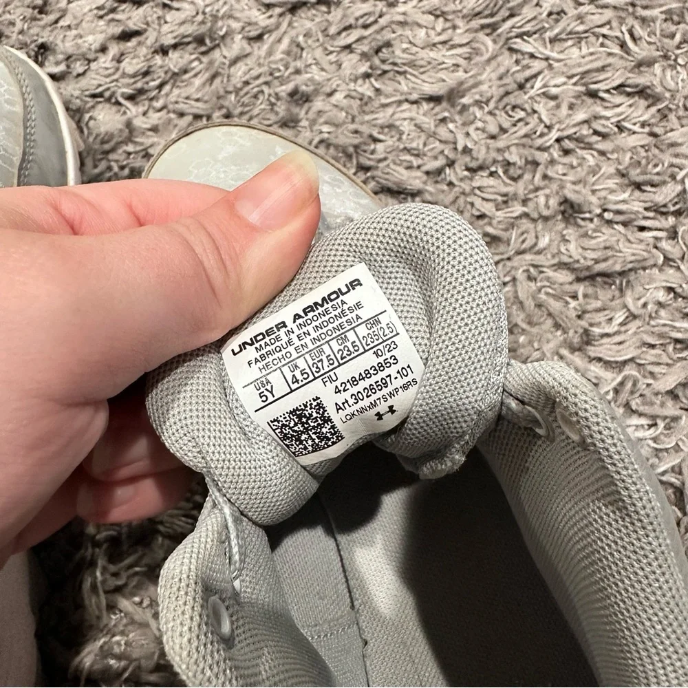 3/$15 Under Armour Harper 8 Low ST Baseball Cleats Light Gray Silver Shimmer - Picture 4 of 6